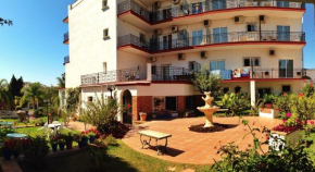 Гостиница Hotel Carmen Teresa  Торремолинос